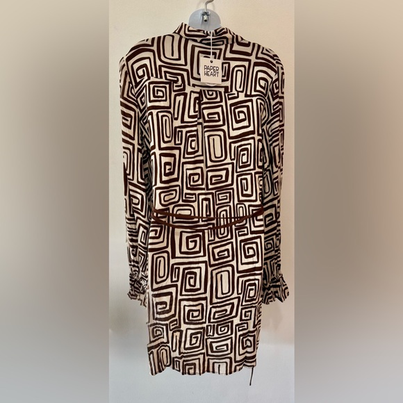 Geometric Patterned Mini Dress - Picture 5 of 11